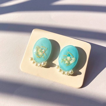 藍舞裙耳環 耳夾 原創 手作 乾燥花 日本樹脂 藍色 白色珠