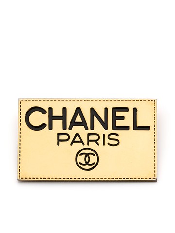 CHANEL Pre-Owned - 1990s logo-engraved plate brooch - women - Gold Plated - One Size
