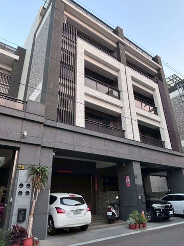 邊間稀有戶6米面寬大地坪雙車電梯別墅｜台中市大里區向學一路