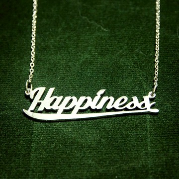 帶有曲線下線的定制名稱項鍊