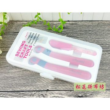 【松芝拼布坊】縫紉拼布用 組合套組 LS-1207 粉土筆、點線器、珠針、圓頂針器