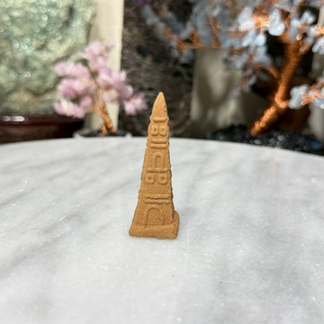 百年老山檀香小塔 - 純天然 印度頂級老山檀香樹頭 淨化水晶 讀書 寫作 靜心 打坐 冥想 居家香氛 修行 瑜珈 供佛 通過SGS檢驗