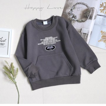 暈染英字魔鬼氈貼章深灰質感厚磅棉上衣 秋冬童裝 男童上衣 男童長袖 男童棉T 長袖上衣 秋冬上衣