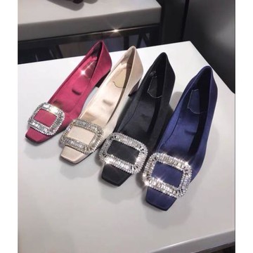 小紅書方頭歐美風水鉆單鞋女婚鞋粗跟綢緞2025新款小碼鞋女高跟鞋