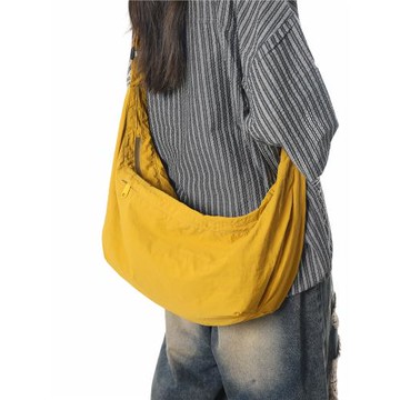 潮牌輕便大容量純色斜挎包慵懶風男生女生通勤百搭單肩包騎行背包