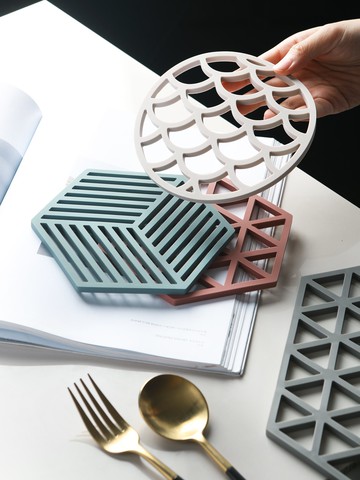 半房隔熱墊餐桌墊防燙餐墊隔熱桌墊北歐現代簡約瀝水小塊硅膠碗墊