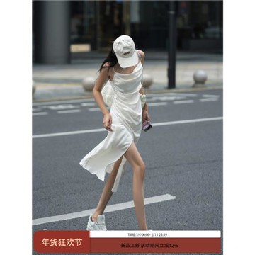 Luna7xi 杏色高級感無袖吊帶連衣裙女新款設計感收腰顯瘦開叉裙子