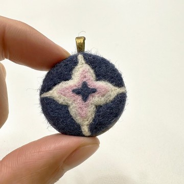 台灣花磚 - 羊毛氈項鍊墜子