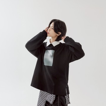 QUEENSHOP_F 女裝 長袖 英文字體印圖造型寬版上衣 現+預 【01110991】