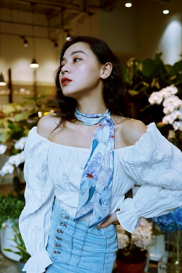 原創設計灰色鳶尾花真絲窄絲巾