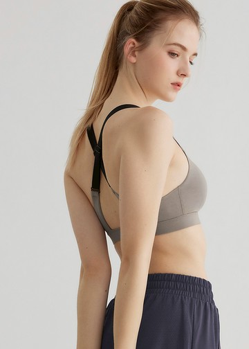 Back to Basics．微平口後交叉中度支撐運動內衣(褐灰)