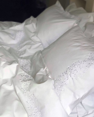 白色枝枒刺繡斜紋棉緞被套 - OEKO-TEX 認證