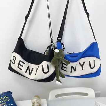 工裝機能斜挎包女2025新款潮牌運動休閑單肩包男學生大容量郵差包