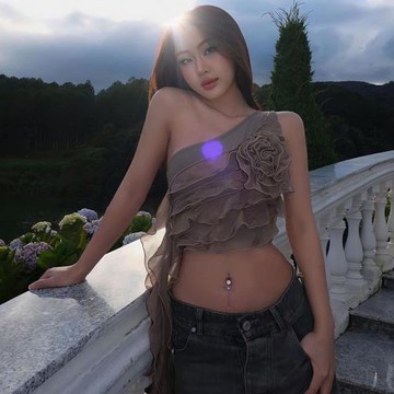 Oblique shoulder slim solid color tank top斜肩修身純色小背心