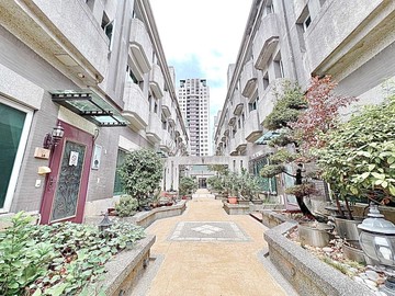 現場看真的很美雙車!震後十期葳格旁大地坪4套房別墅｜台中市北屯區軍榮街