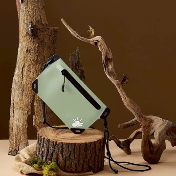 防水隨身小包-沙漠綠(手機包/手機腰包/胸前包/防水袋/無縫線)