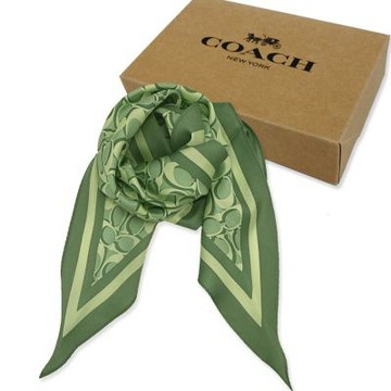 【COACH】C LOGO 100%蠶絲三角絲巾領巾禮盒(開心果綠)