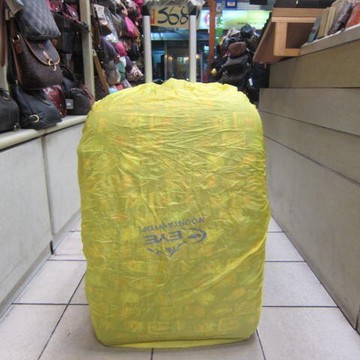 限時 滿3千賺10%點數↘ | ~雪黛屋~EYE mountaintop 防水背包雨衣罩可用於後背包 行李箱 好收納有備無患最大可罩到28寸箱 大型