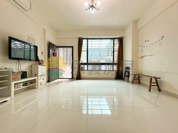 仁雄商圈｜臨路精美車墅｜寧靜住宅區｜慈惠公園｜高雄市仁武區慈惠三街