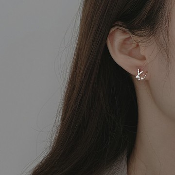 925純銀耳釘女2021年新款潮耳環個性小巧氣質耳圈養耳洞耳飾2022