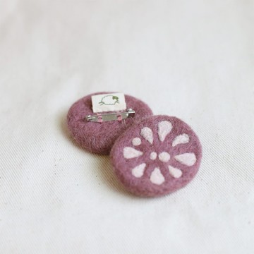 羊毛出在羊山上 羊毛氈  別針 配件 藕色 蔬菜 蓮藕