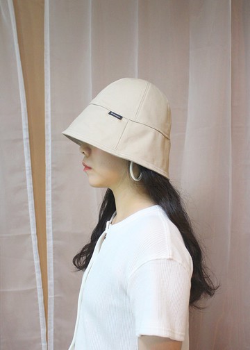 明線裝飾圓頂帽 -卡其色