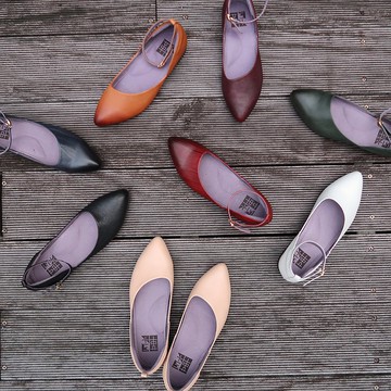 【45度斜裁女王】兩穿全真皮小木跟斜片剪裁流線繞帶尖頭平底鞋奧