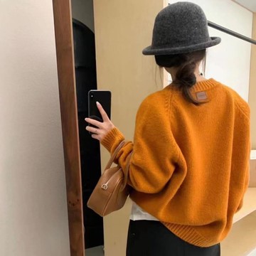 【限時79折】百搭系列．彩虹派對後小標圓領針織上衣