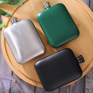 304不銹鋼酒壺送漏斗個性隨身便攜戶外6盎司方形學生水壺迷你