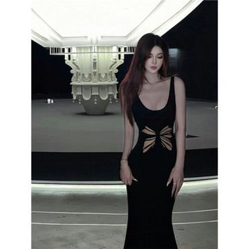 黑色吊帶連衣裙氣質女神范性感修身裙子女辣妹包臀長裙藝術感裙子