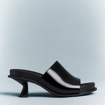 Clio 厚底中跟拖鞋