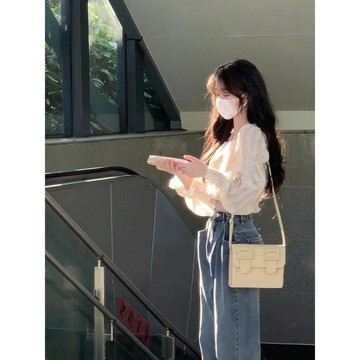 【限時特賣】打底衫 雪紡衫 網紗上衣 夏天衣服 一字肩碎花雪紡衫女春夏法式設計感小眾短款修身顯瘦長袖短款上衣