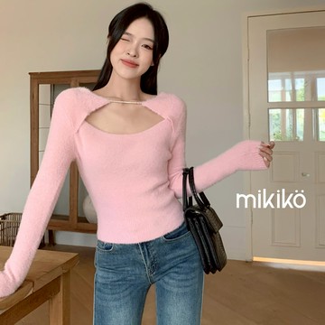 美木子｜針織上衣 針織毛衣｜迷人鎖骨線針織毛衣【T10732】拼接鏈條針織上衣 短款毛衣 辣妹上衣 小心機穿搭