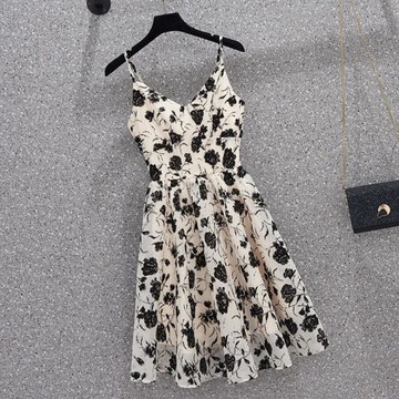 大碼女裝寬松顯瘦A字吊帶裙2025年夏季新款胖MM法式碎花連衣裙潮