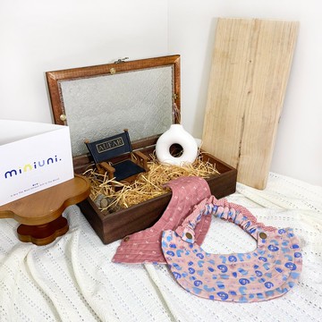 緣型弧形壓紋口水巾