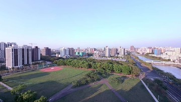 楠梓高大河畔綠茵無敵景觀｜百萬精美裝潢大三房平車｜高雄市楠梓區大學十七街