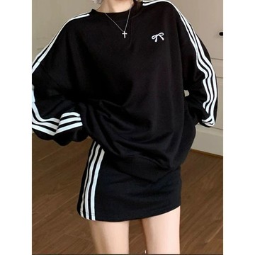 加購3658件🔥黑色三條槓運動休閒百搭短裙半身裙衛裙女夏季高腰辣妹小衆包臀裙F51T