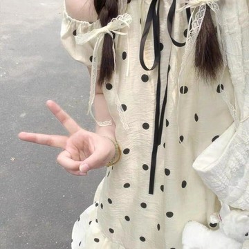 24h熱賣🔥法式甜美波點連衣裙夏季新款小個子寬鬆顯瘦氣質露肩蓬蓬娃娃裙子IXLK