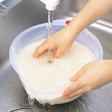 【無國界雜貨舖】日本製 inomata 瀝水洗米籃 洗米盆 蔬果清洗籃 洗豆盆 洗米碗 洗水果 淘米器 瀝水盆 濾水籃