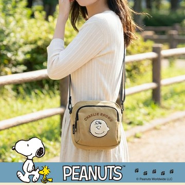 SNOOPY x Kiiwi O! 聯名款．毛巾繡輕巧斜背包 查理布朗