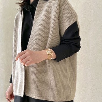 La Belleza素色V領按釦針織披肩罩衫