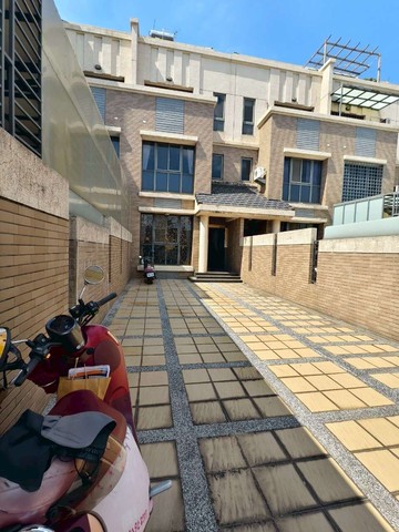 美玉推薦❤️仁武區品味豪宅三車墅｜高雄市仁武區名湖街