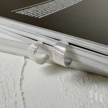 極簡羅浮交錯 │ 鋯石 925純銀 耳環 LIM:M PROJECT