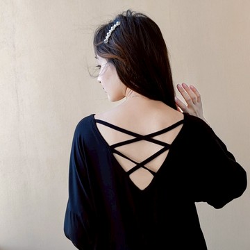 黑色寬松顯瘦長袖T恤秋冬新款黑白條紋彈力后背交叉帶美背上衣女1入