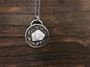 光影閃閃月光石項鍊