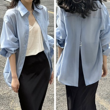 YANSOO - 透膚感薄長袖襯衫-後開衩貝殼釦-天藍色
