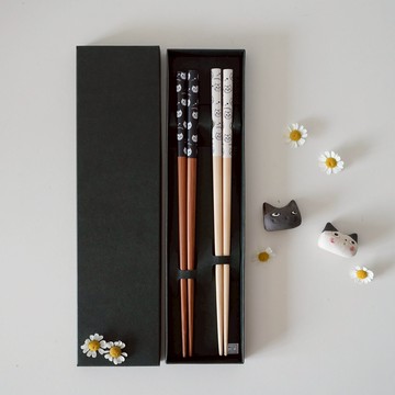【Yourtableware】 新婚賀禮 喬遷禮 日本 貓咪印花 筷子+黑貓 白貓 貓顏筷架  夫妻筷 禮盒組