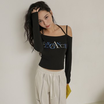 露肩英文字上衣-黑【KT224089】