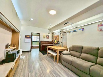 【捷運凱旋站輕軌】陽台進出高樓精美三房+車位｜高雄市前鎮區翠村街