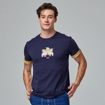 moz瑞典 駝鹿 駝鹿家族 舒適柔棉 100%純棉短T-袖口反摺刺繡-藏青(亞洲版)男款